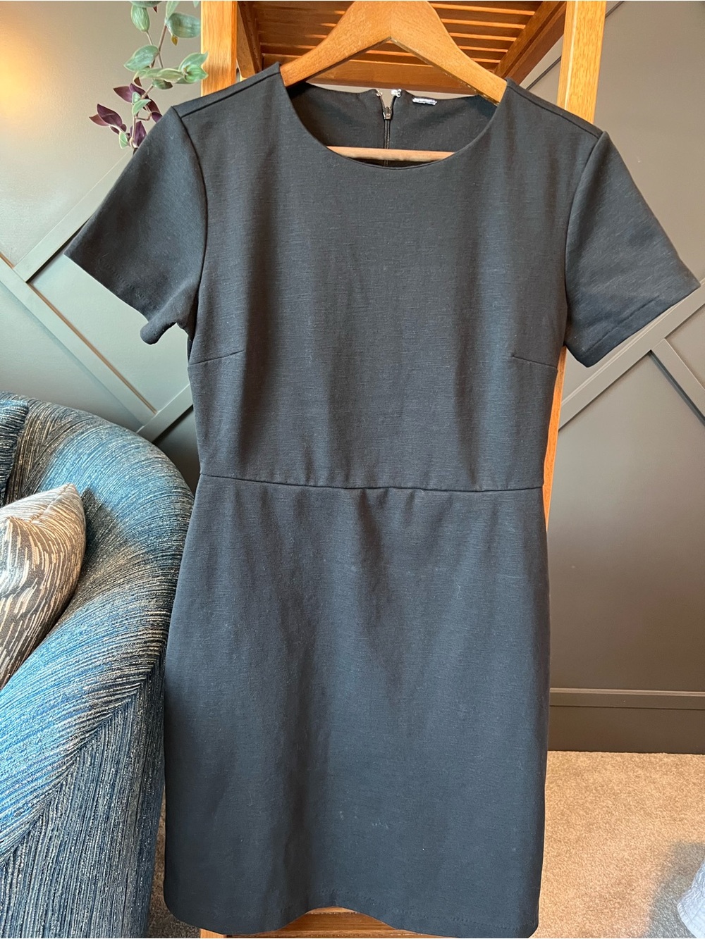 Classic Black Short-Sleeve Sheath Dress